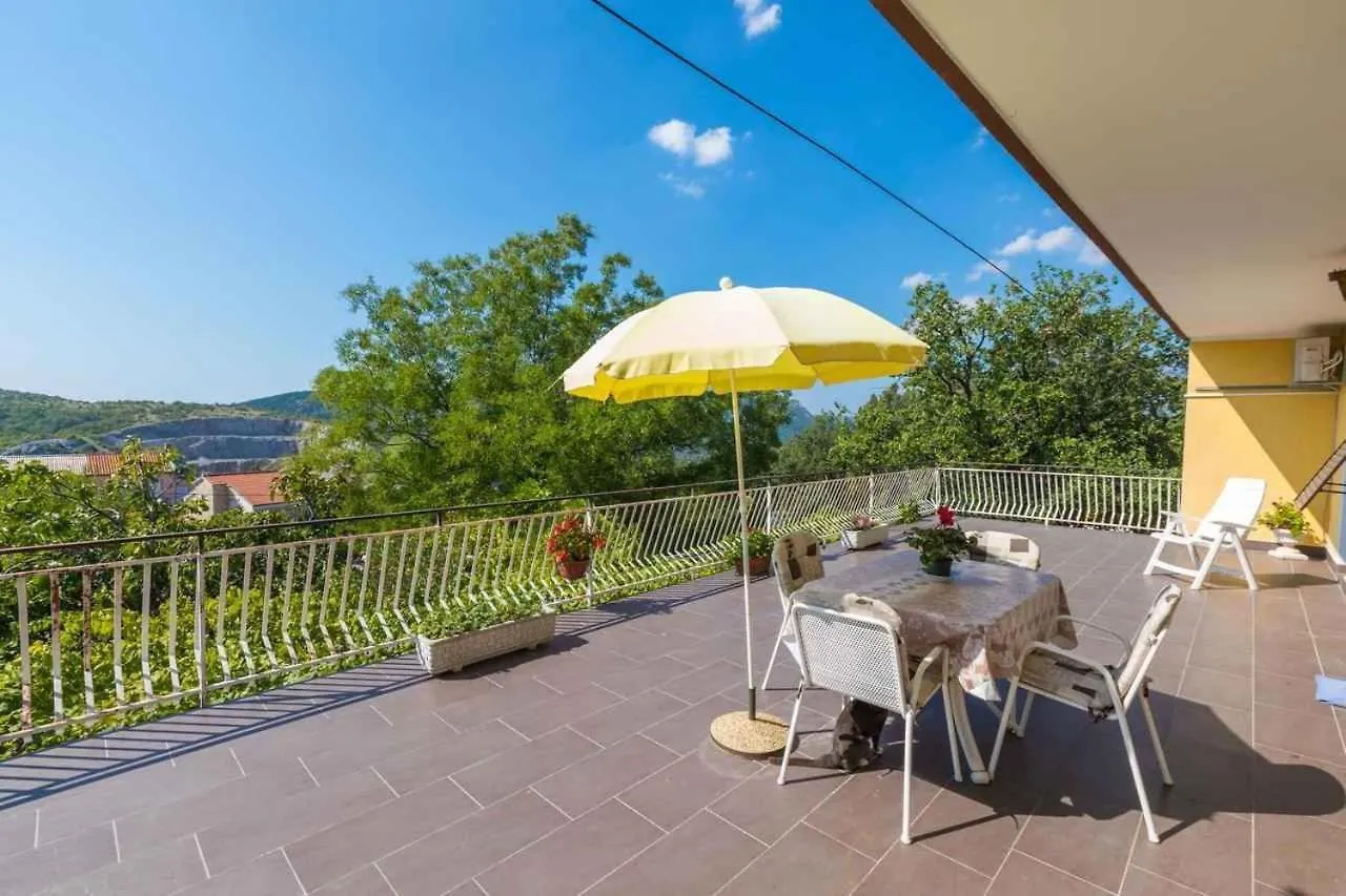 Three-Bedroom Apartment In Crikvenica XII Grizane-Belgrad