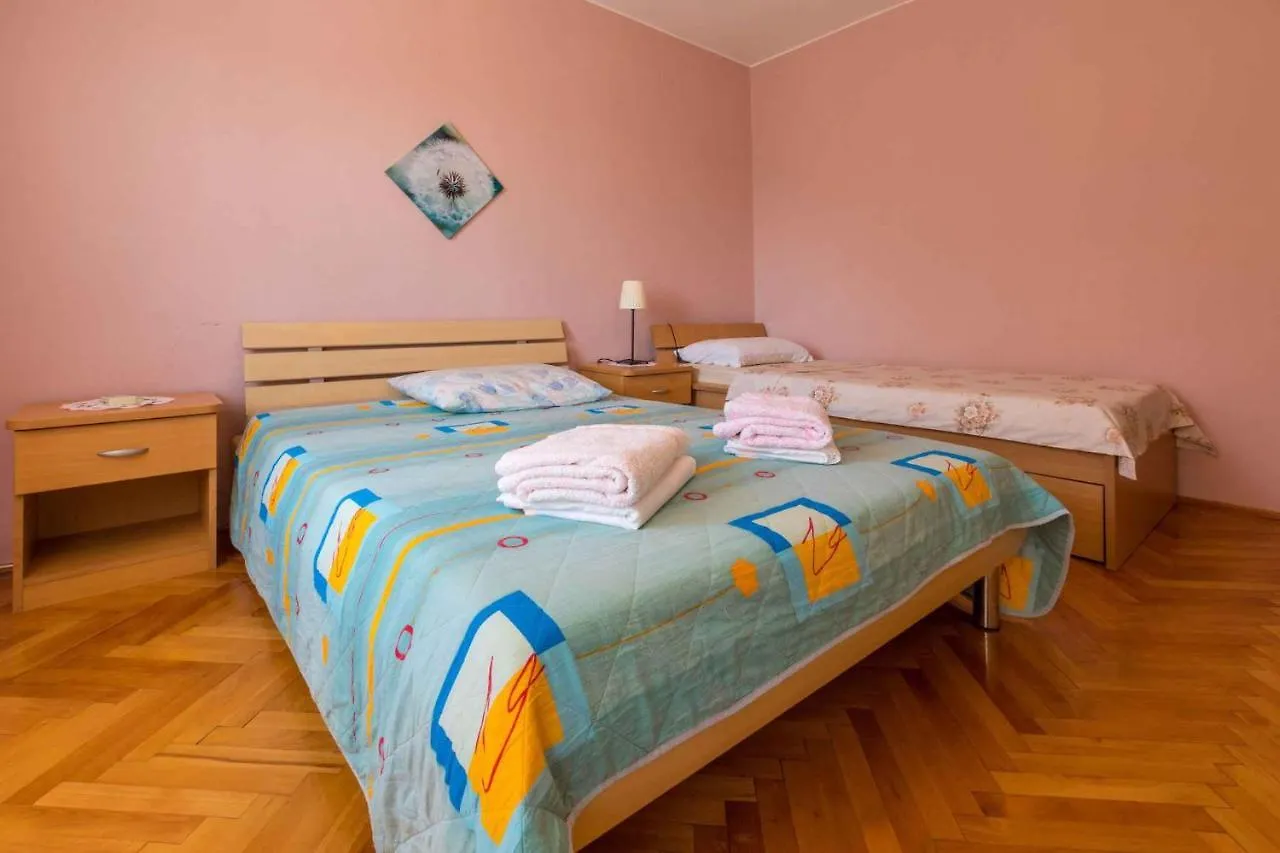 Three-Bedroom Apartment In Crikvenica XII Grizane-Belgrad